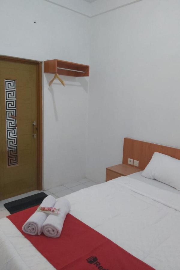 Hotel Reddoorz Near Gor Uny